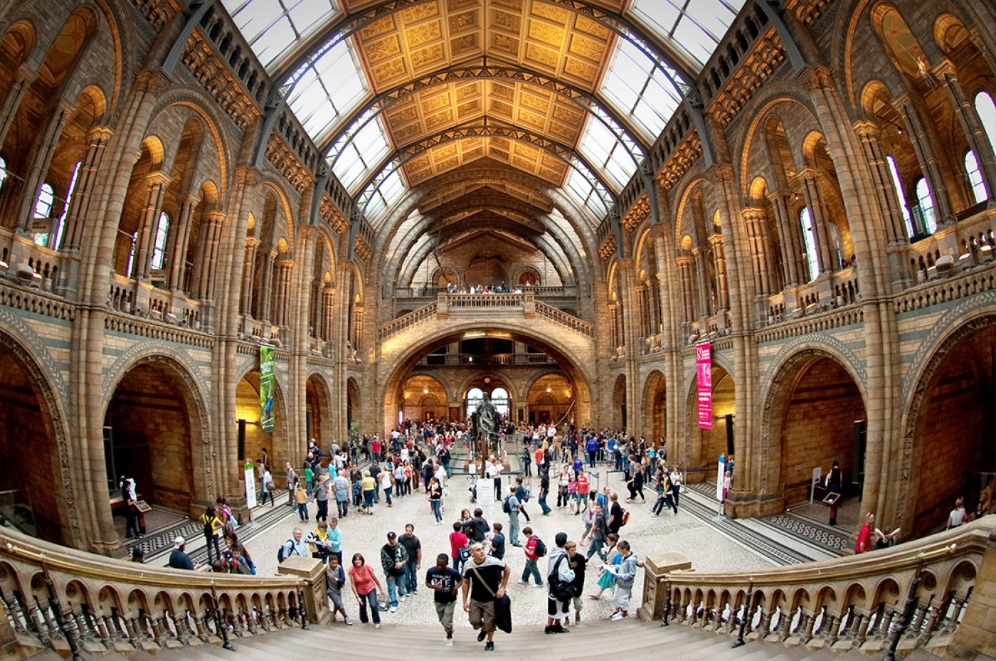 Students enjoying a London educational tour